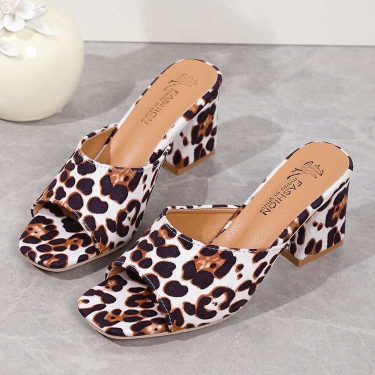 Leopard print square toe high-heeled sandals for women with chunky heels.