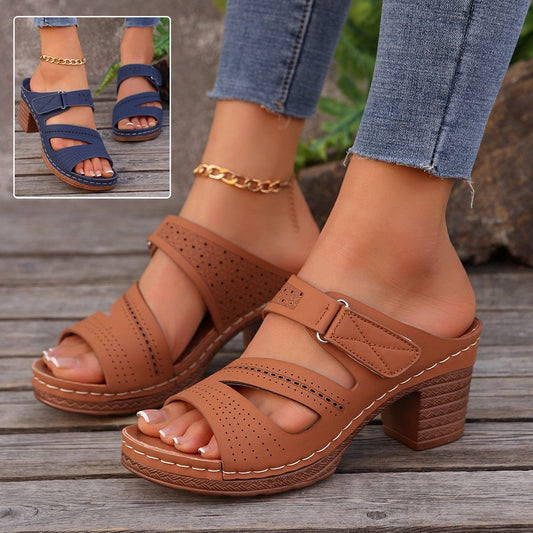 Square-heeled peep-toe summer sandals in brown with chunky heel.